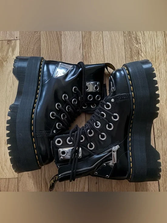Dr. Martens Jadon Max Rebel Platform - Picture 1 of 4